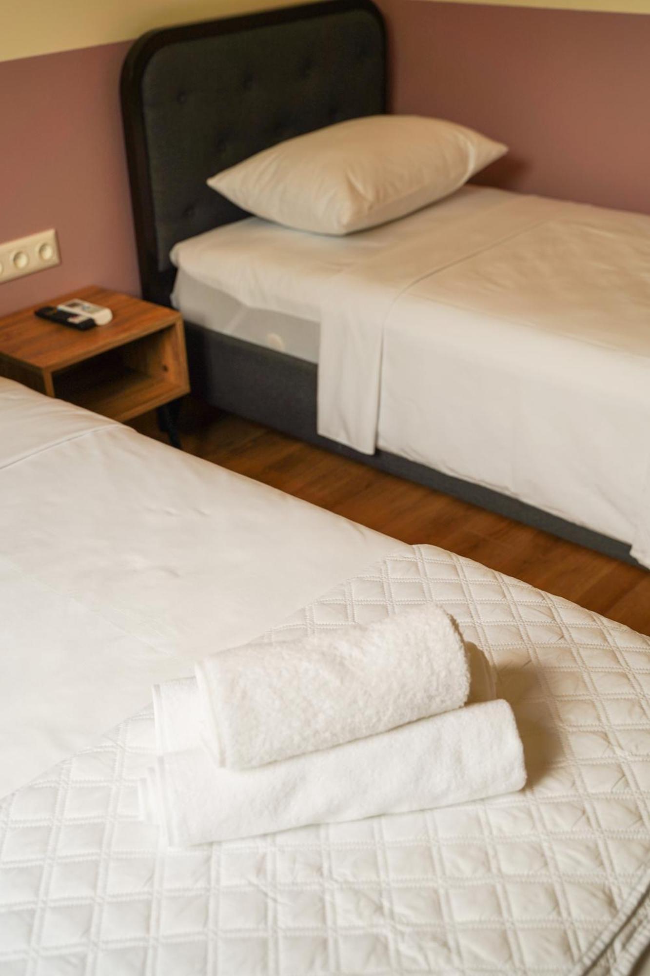 Dro Hotel Кутаиси Екстериор снимка
