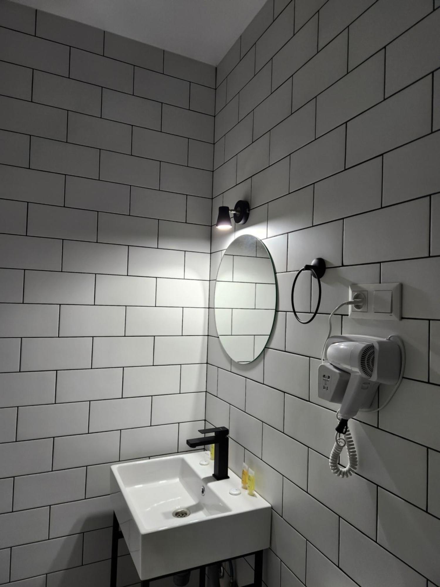 Dro Hotel Кутаиси Екстериор снимка