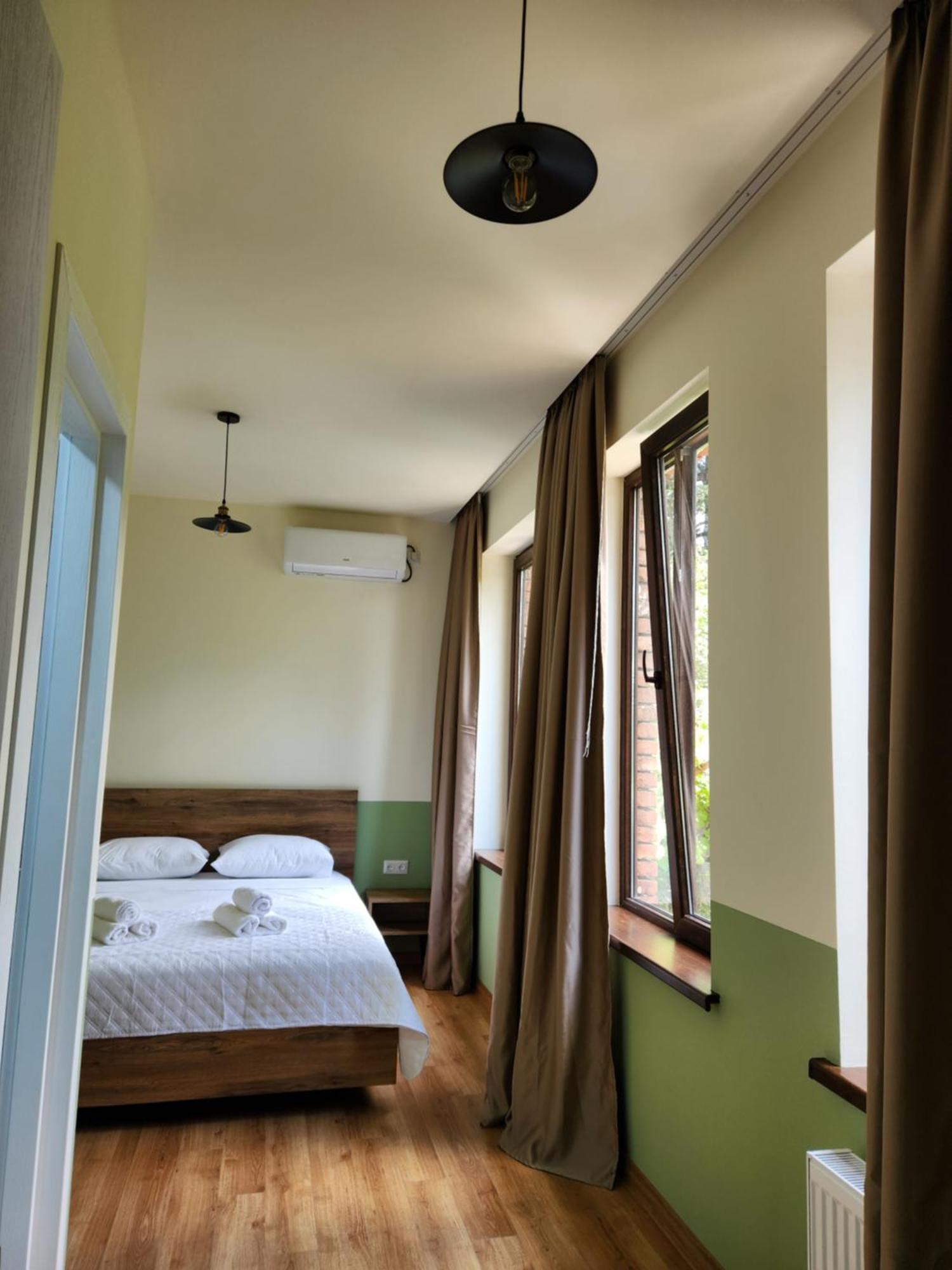 Dro Hotel Кутаиси Екстериор снимка